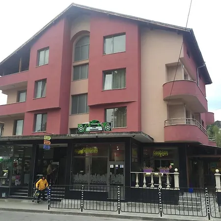 Casa de hóspedes Family Neliya 3*